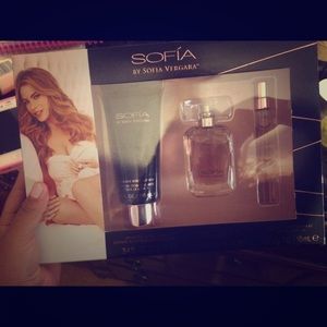SOFIA VERGARA set of perfume
