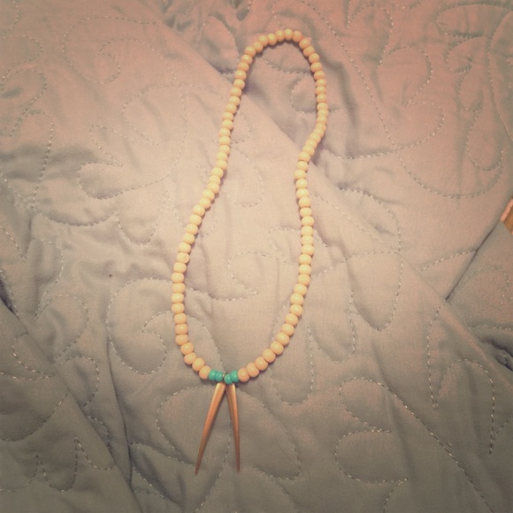 Cream wooden beaded choker