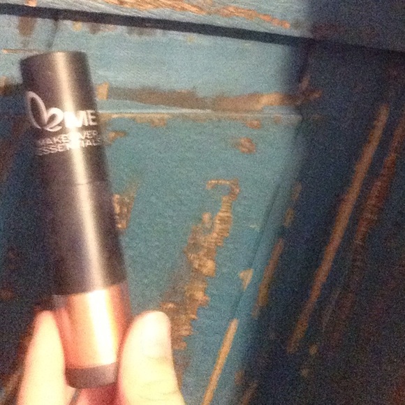 Only used once shimmer bronzer - Picture 1 of 2