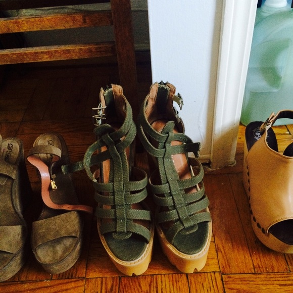 Jeffrey Campbell platform sandals - Picture 2 of 2