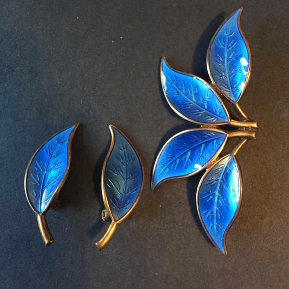 Brooch with matching earrings