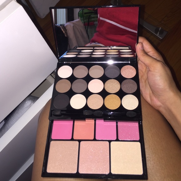 NYX butt naked turn the other cheek