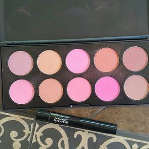 Blush pallet