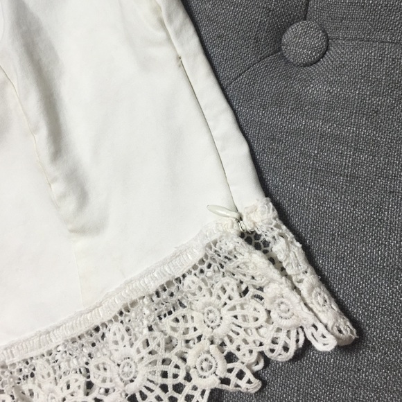 Solemio Crop Top - Picture 2 of 4