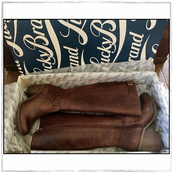 🎉HP🎉✨Lucky Brand Orman Boots✨ - Picture 2 of 3