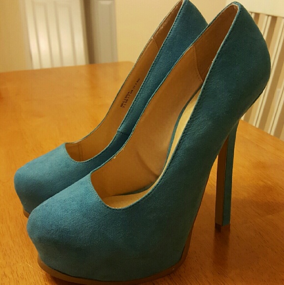 Shoe Dazzle Shoes - Shoe Dazzle turquoise pumps