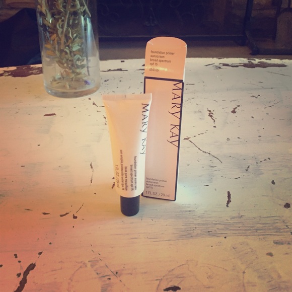 Mary Kay Foundation Primer - Picture 1 of 1