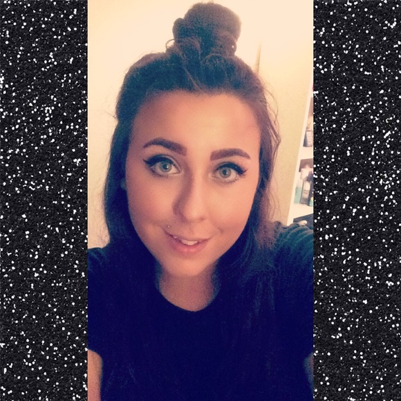 Meet your Posher, Mandy