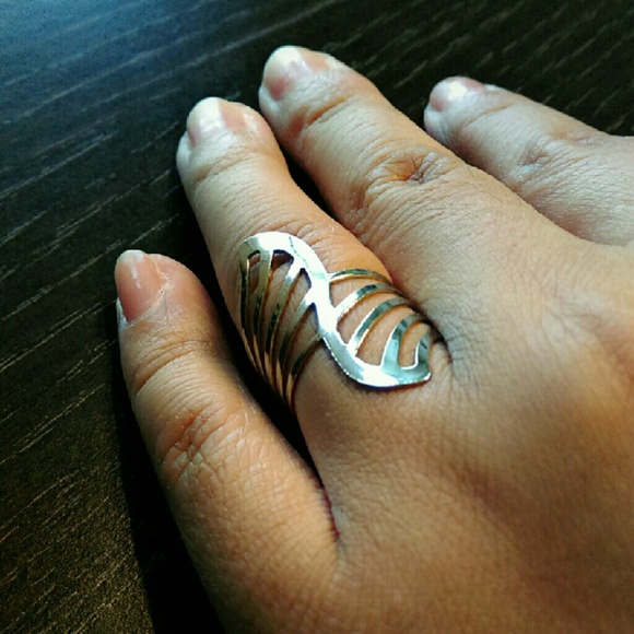 Hollow Statement Ring - Picture 4 of 5