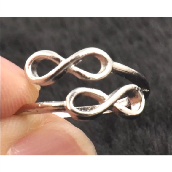 Jewelry - ❤️Double Infinity Ring❤️