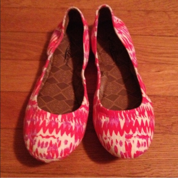 Lucky Brand Aztec Print Flat Shoes