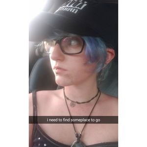 Meet your Posher, Claire