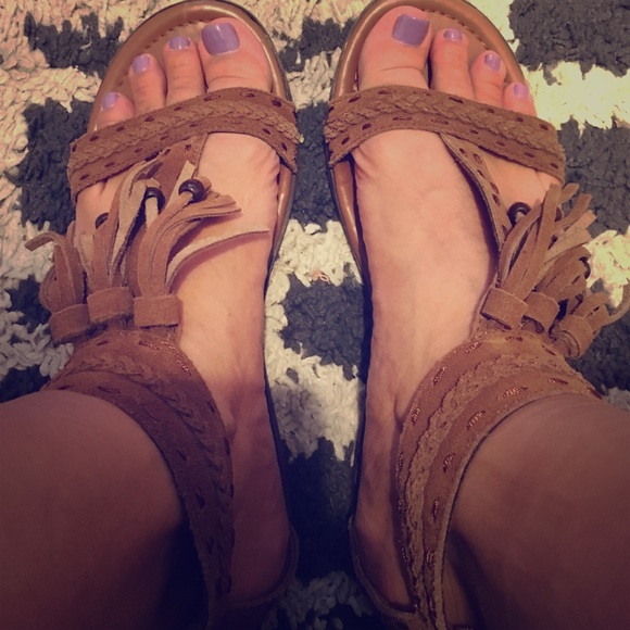 Minnetonka Native American Beaded Sandals