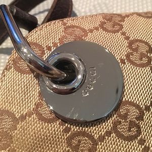 Classic Gucci shoulder bag