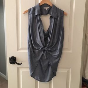 Sleeveless denim shirt