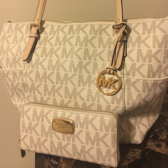 Michael kors purse
