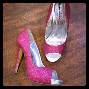HOT pair of glittery pink heels!