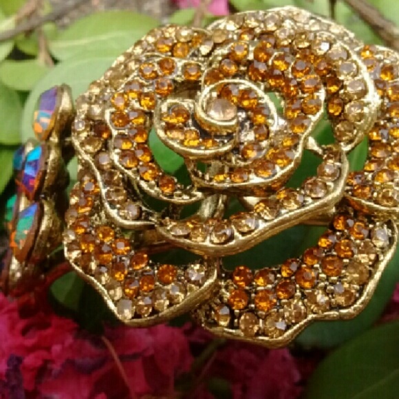 Rhinestone flower bracelet