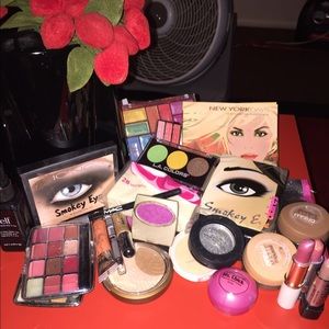 Makeup Bundle ❌❌SOLD ❌❌❌