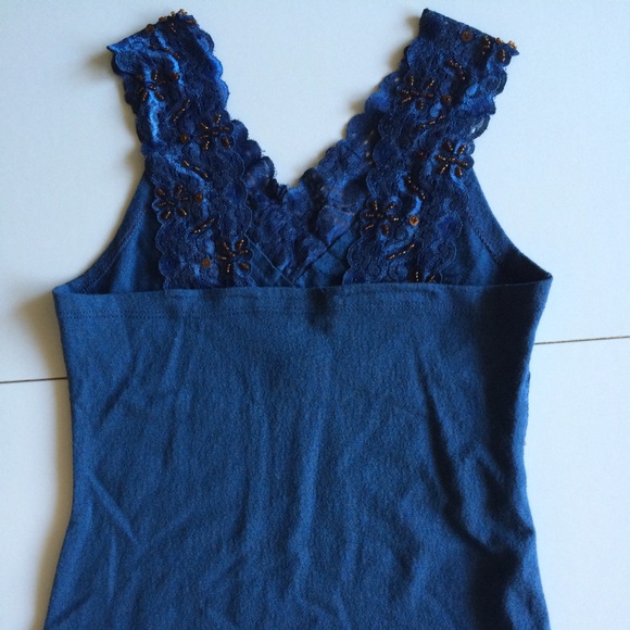 Top - Picture 2 of 3