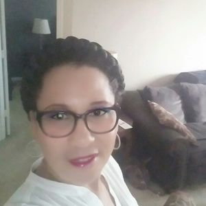 Meet your Posher, Carolyn