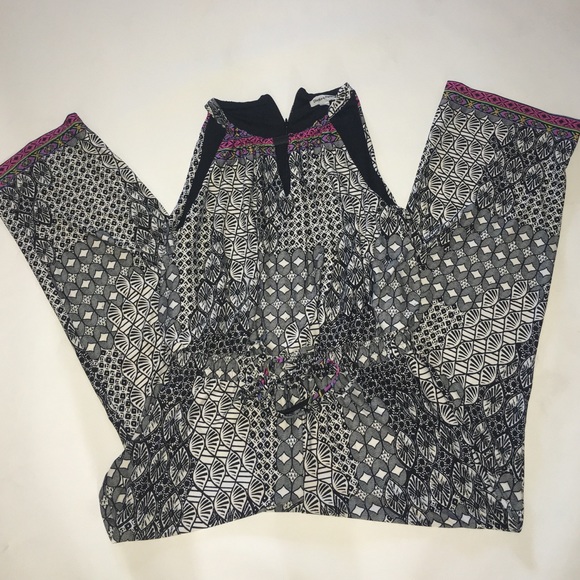Shelby & Palmer Abstract Keyhole Jumpsuit 💕