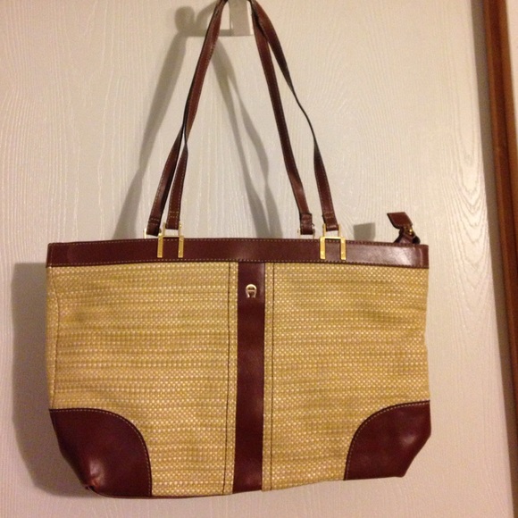 Rite me Aigner purse