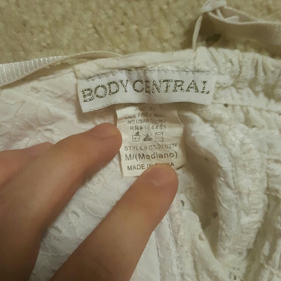 body central white lacey crop top - Picture 2 of 2