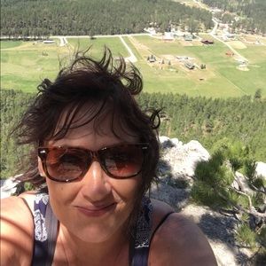 Meet your Posher, Deb