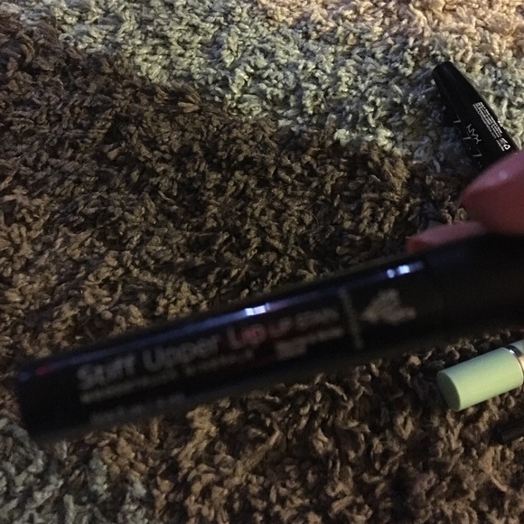Younique  lip stain