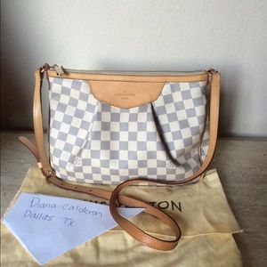 (SOLD)Authentic Louis Vuitton Siracusa pm