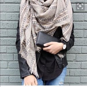 Aritzia blanket scarf