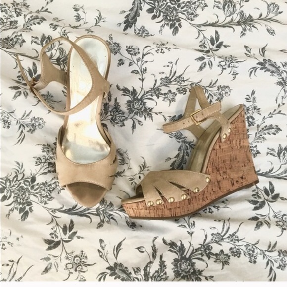 Jessica Simpson wedges
