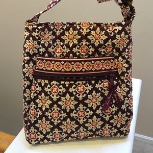 Vera Bradley cross shoulder (Medallion print)