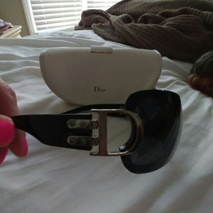 Sunglasses door airspeed 2