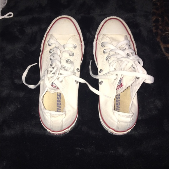 Women's Size 7 white low top converse