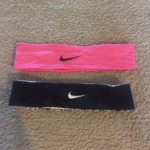 🚨🚨 SALE Two Nike headbands