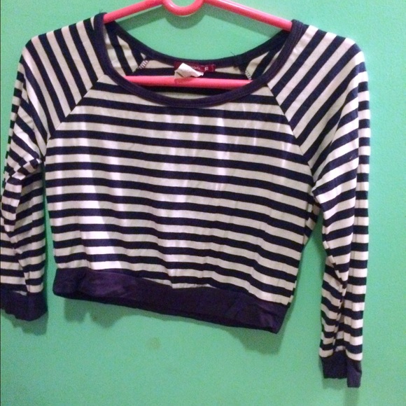 Women's striped cropped long sleeve shirt