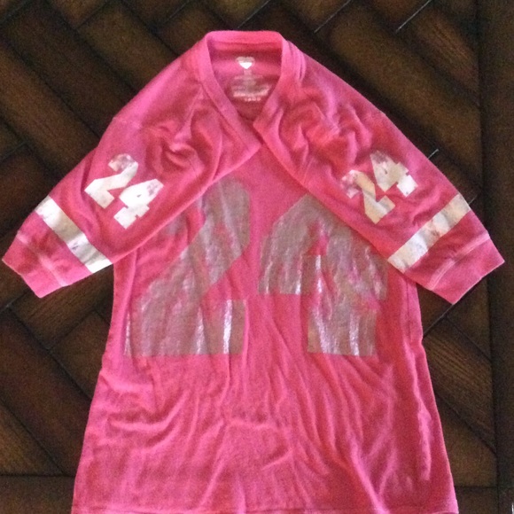 **Sold**Pink 100% cotton v-neck t-shirt size small - Picture 2 of 4