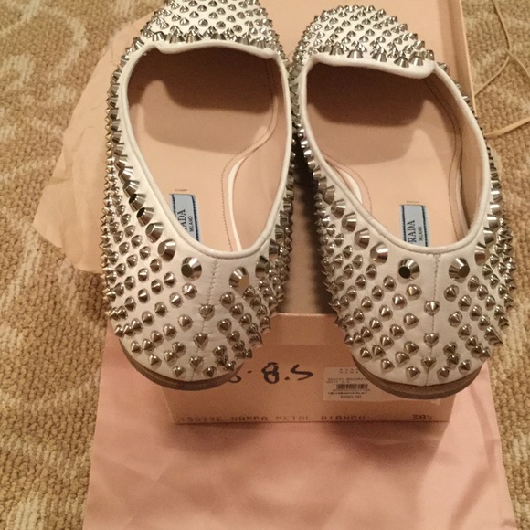 PRADA WHITE SILVER STUDDED LOAFERS SIZE 8.5 - Picture 4 of 4
