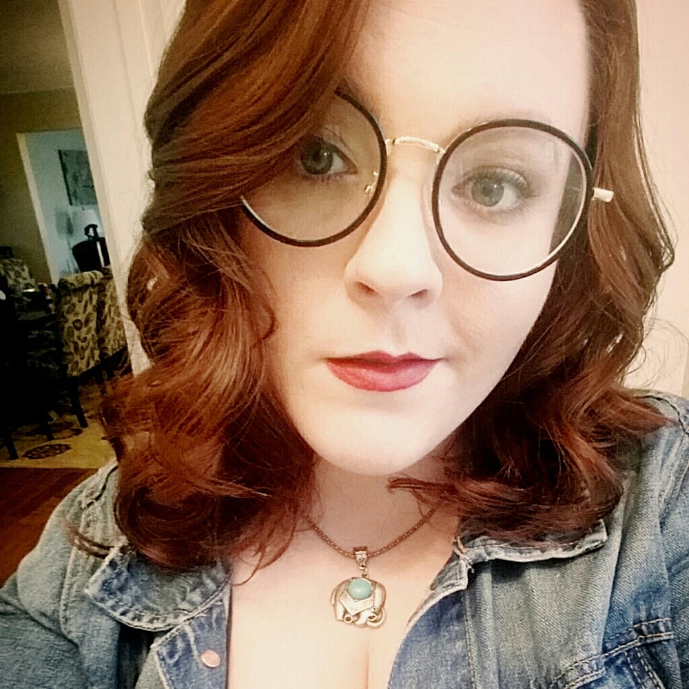 Meet your Posher, Carlee