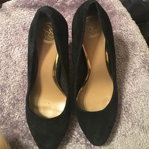 Jessica Simpson suede classic heels