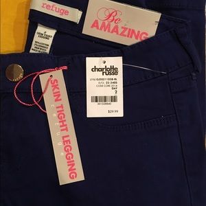 Blue skin tight legging jeans