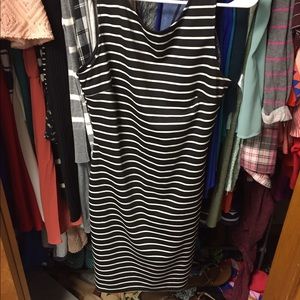 MIDI v-back striped dress