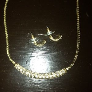 Gold necklace and earring set