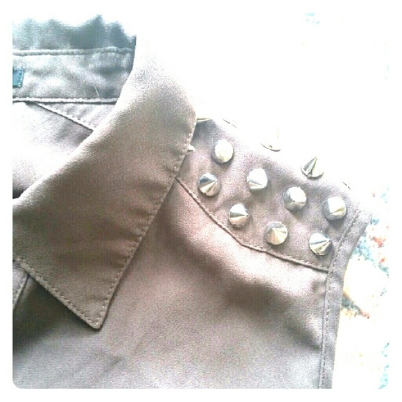 Spikey High-low Top
