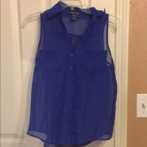 Blue sheer button down tank - Picture 2 of 4
