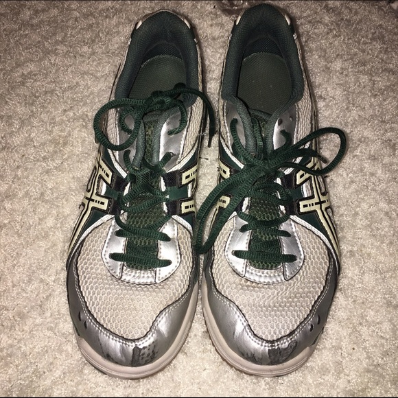 🚫SOLD🚫Indoor/Outdoor Volleyball style sneakers!