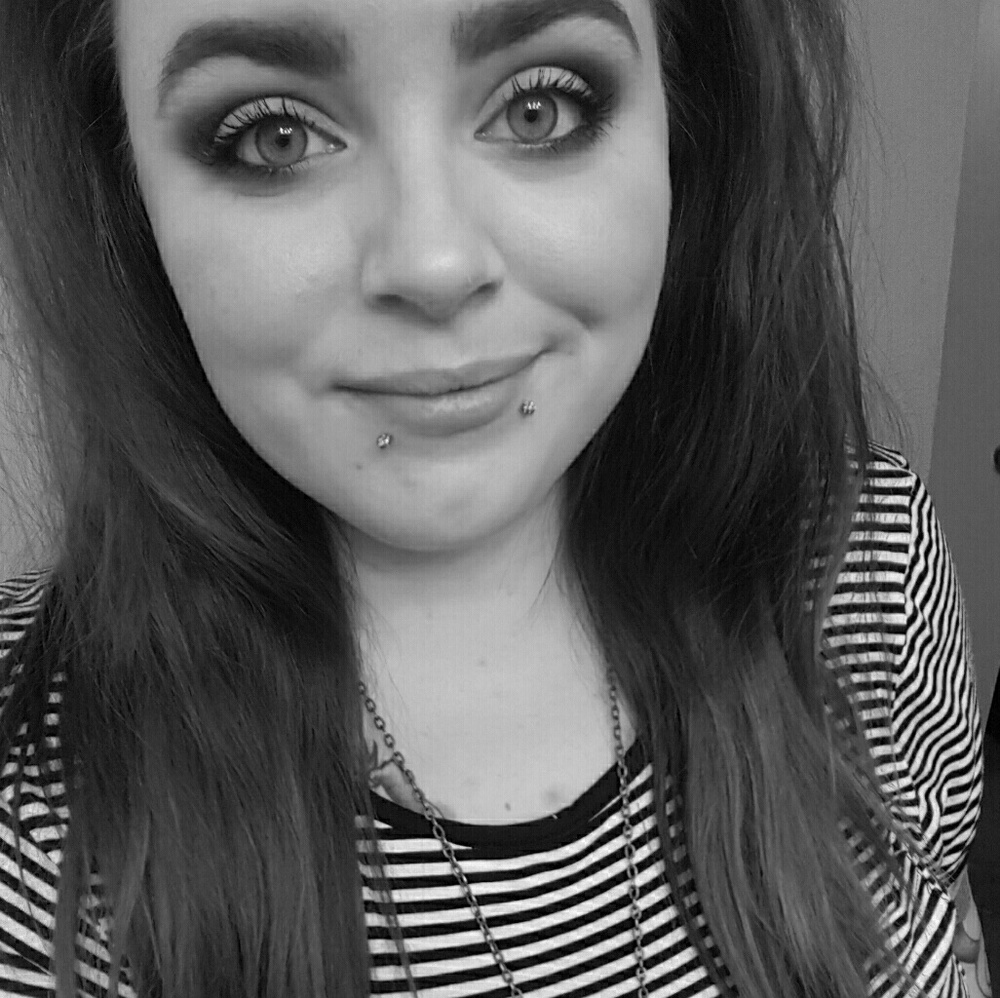 Meet your Posher, Alicia