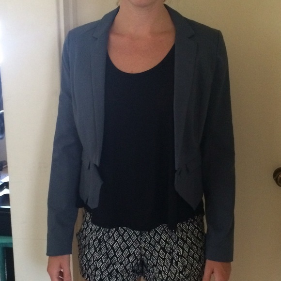 Blazer || Jacket - Picture 2 of 4